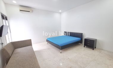 Rumah, Luxury and Modern House with White Nuance in Taman Mumbul, Bali