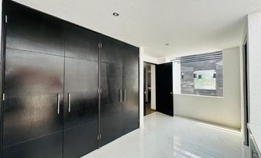 VENTA CASA:  RESIDENCIAL EL CAMPANARIO,  QUERÉTARO.