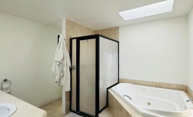 VENTA CASA:  RESIDENCIAL EL CAMPANARIO,  QUERÉTARO.