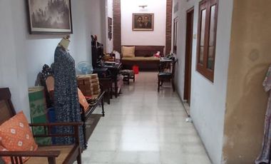 Murah Rumah luas 462m area bisnis kratonan Serengan solo