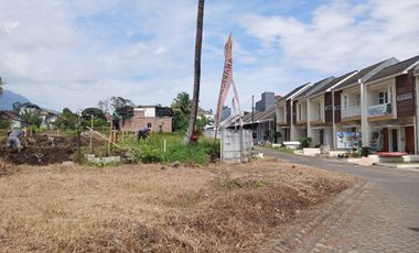 Jual  BU Villa Kota Batu Junrejo SHM Split