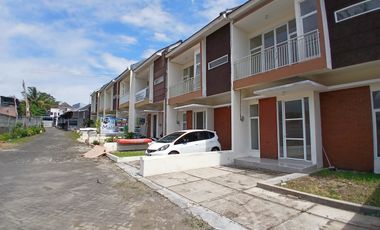 Jual  BU Villa Kota Batu Junrejo SHM Split