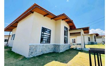 ALQUILO.CASA NUEVA.EN ALTO.BOQUETE