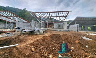 VENDO.CASA DE LUJO EN JARAMILLO