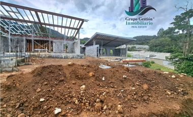 VENDO.CASA DE LUJO EN JARAMILLO