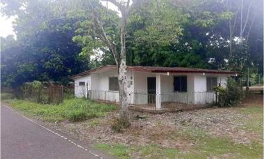 EN.VENTA CASA EN EL.PUEBLO.DE.LAS.LAJAS