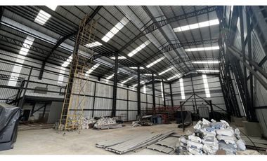 EN ALQUILER GALPÓN/BODEGA INDEPENDIENTE 1.260m2 (Jkcal)