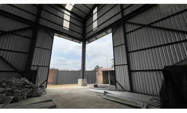 EN ALQUILER GALPÓN/BODEGA INDEPENDIENTE 1.260m2 (Jkcal)