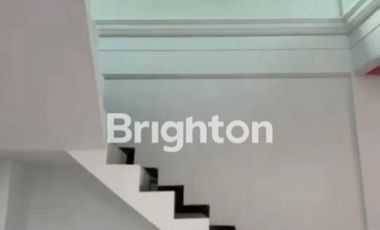 DIJUAL RUMAH 2 LANTAI LOKASI DEPAN POLDA KALTIM HARGA NEGO