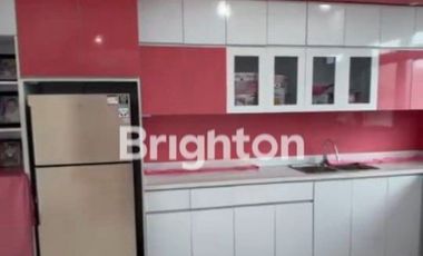 DIJUAL RUMAH 2 LANTAI LOKASI DEPAN POLDA KALTIM HARGA NEGO