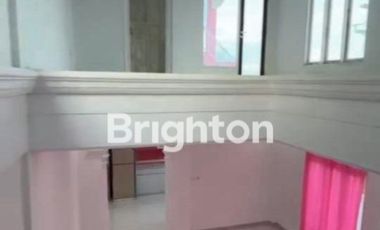 DIJUAL RUMAH 2 LANTAI LOKASI DEPAN POLDA KALTIM HARGA NEGO