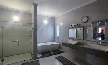 rumah solo slamet Riyadi dekat paragon mall grand mall manahan