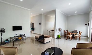 Rumah di jual Solo kota Pajang purwosari dekat gentan makam haji