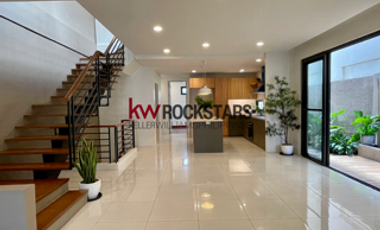 For Sale: Brand New 4 Bedroom Modern Duplex with Elevator in AFPOVAI near BGC