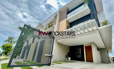 For Sale: Brand New 4 Bedroom Modern Duplex with Elevator in AFPOVAI near BGC