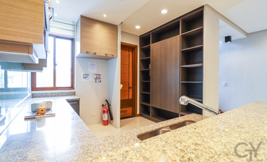 4 Storey, 4 Bedrooms Concrete Building Townhouse for Sale in San Juan