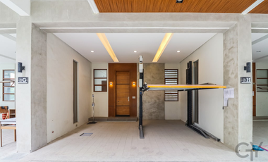 4 Storey, 4 Bedrooms Concrete Building Townhouse for Sale in San Juan