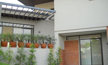 House and Lot for Rent Lease in BF Homes and Southbay Gardens Parañaque