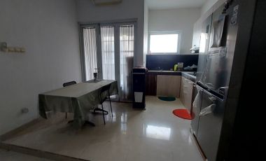 Dijual Cepat Rumah 3 Lantai Semi Furnished Mega Cinere