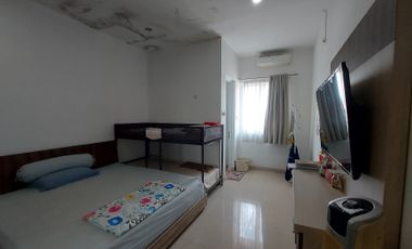 Dijual Cepat Rumah 3 Lantai Semi Furnished Mega Cinere