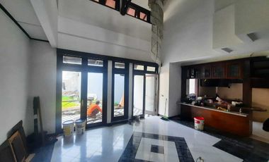 Rumah Bagus 2 Lantai Baru Renovasi di Pangkalan Jati.