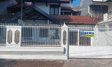 Rumah Bagus 2 Lantai Baru Renovasi di Pangkalan Jati.