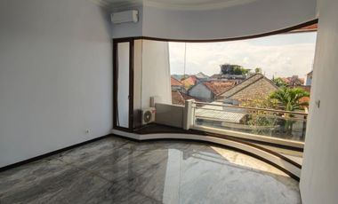 RUMAH MEWAH MODERN DEKAT MAL DI GATSU DENPASAR