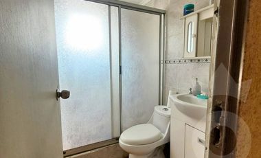 LA FLORIDA VENDO AMPLIA CASA 5HCB 2 BA