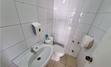 Oficina pasos de metro Plaza de Armas