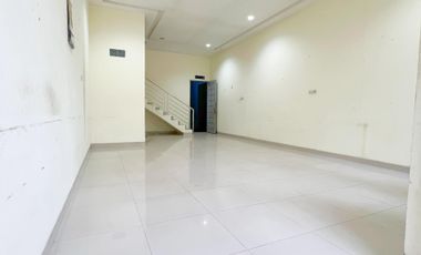 RUMAH TOWNHOUSE 2 LANTAI FREE PAJAK -DAERAH KENTEN SEBELAH INDOGROSIR