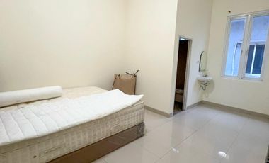 RUMAH TOWNHOUSE 2 LANTAI FREE PAJAK -DAERAH KENTEN SEBELAH INDOGROSIR