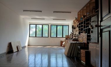 Ruko 3 Lantai Strategis, Panjang, Jarang ada, Siap pakai di Cinere Raya
