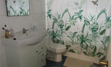 Casa en Venta en a media cuadra de Calle Valparaiso