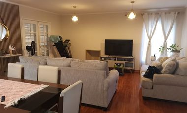 Casa en Venta en a media cuadra de Calle Valparaiso