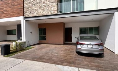 Casa en Renta en Solares, Coto Fonteé – Zapopan (Con Alberca)