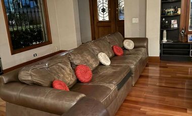 Casaquinta 2000metros con 3 propiedades  quincho pileta parrilla en Ituzaingó