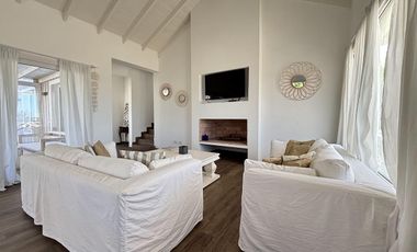 Venta en Barrio Ecuestre de Costa Esmeralda - cul de sac y en altura - pileta con borde infinito
