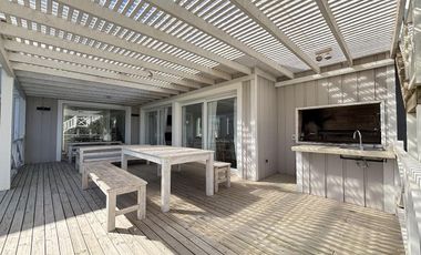 Venta en Barrio Ecuestre de Costa Esmeralda - cul de sac y en altura - pileta con borde infinito