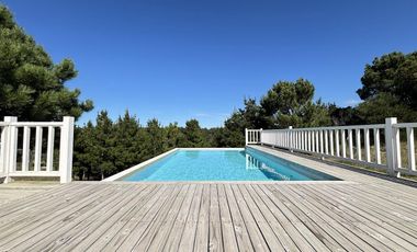 Venta en Barrio Ecuestre de Costa Esmeralda - cul de sac y en altura - pileta con borde infinito