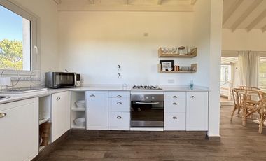 Venta en Barrio Ecuestre de Costa Esmeralda - cul de sac y en altura - pileta con borde infinito