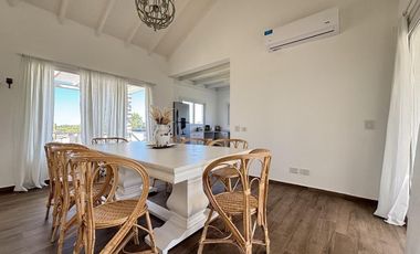 Venta en Barrio Ecuestre de Costa Esmeralda - cul de sac y en altura - pileta con borde infinito