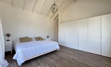 Venta en Barrio Ecuestre de Costa Esmeralda - cul de sac y en altura - pileta con borde infinito