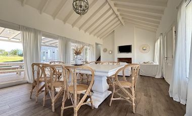 Venta en Barrio Ecuestre de Costa Esmeralda - cul de sac y en altura - pileta con borde infinito