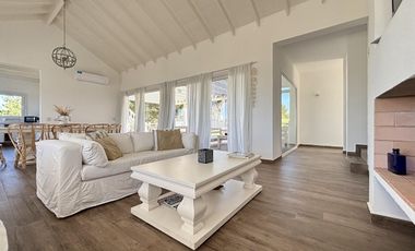 Venta en Barrio Ecuestre de Costa Esmeralda - cul de sac y en altura - pileta con borde infinito
