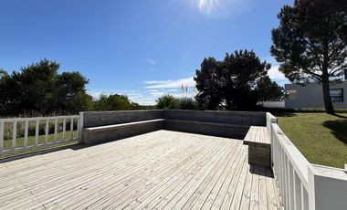 Venta en Barrio Ecuestre de Costa Esmeralda - cul de sac y en altura - pileta con borde infinito