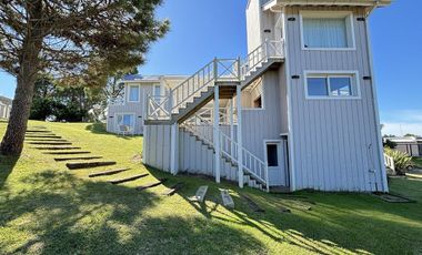 Venta en Barrio Ecuestre de Costa Esmeralda - cul de sac y en altura - pileta con borde infinito