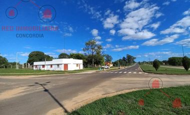 CASA EN VENTA SOBRE AV. PRINCIPAL (Col Ayuí)