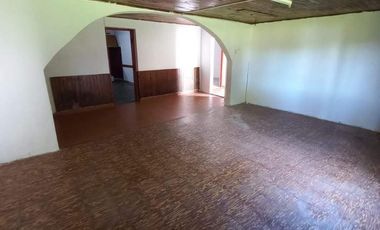CASA EN VENTA SOBRE AV. PRINCIPAL (Col Ayuí)