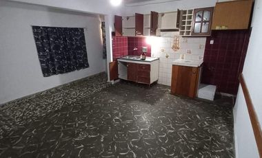 CASA EN VENTA SOBRE AV. PRINCIPAL (Col Ayuí)