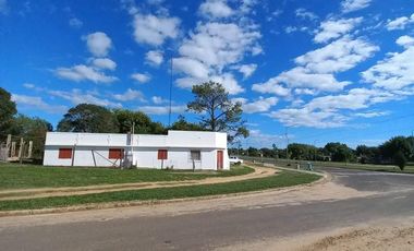 CASA EN VENTA SOBRE AV. PRINCIPAL (Col Ayuí)